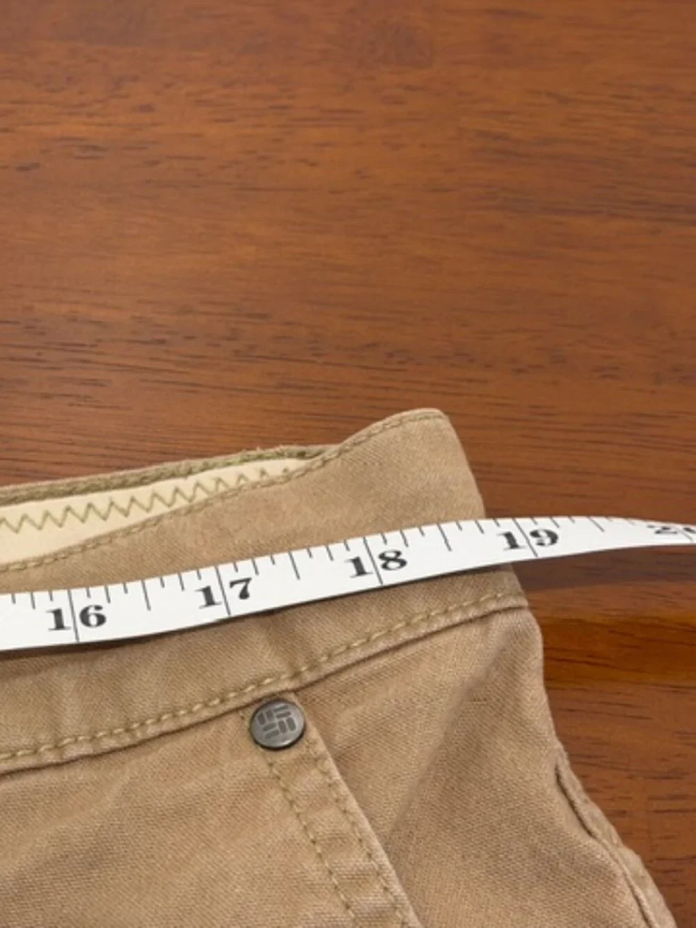 Columbia Men’s Classic Khaki Shorts Size 36W